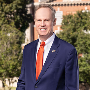 Chancellor Kent Syverud portrait