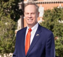 Chancellor Kent Syverud portrait